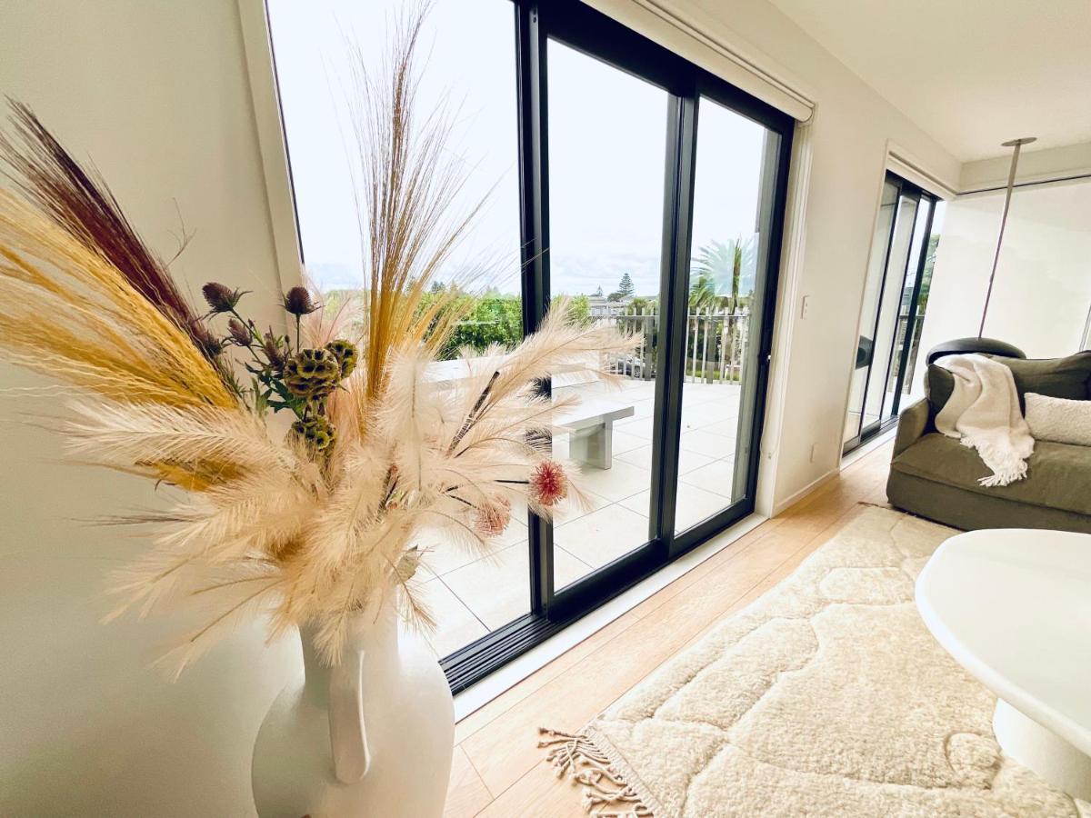 Deluxe Downtown Mount Maunganui Villa Bagian luar foto