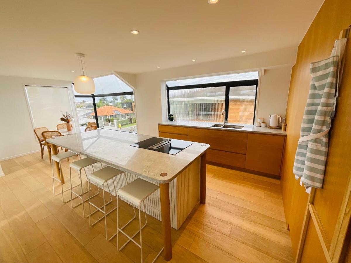 Deluxe Downtown Mount Maunganui Villa Bagian luar foto