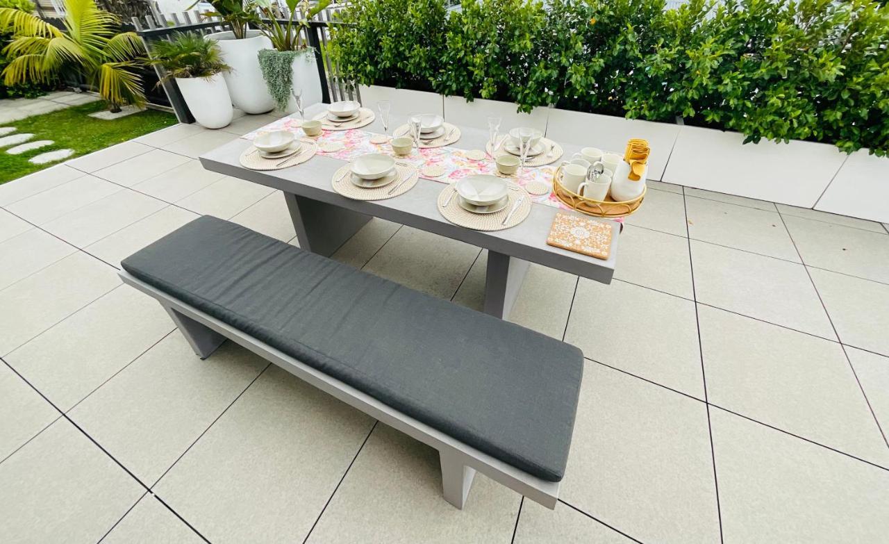 Deluxe Downtown Mount Maunganui Villa Bagian luar foto