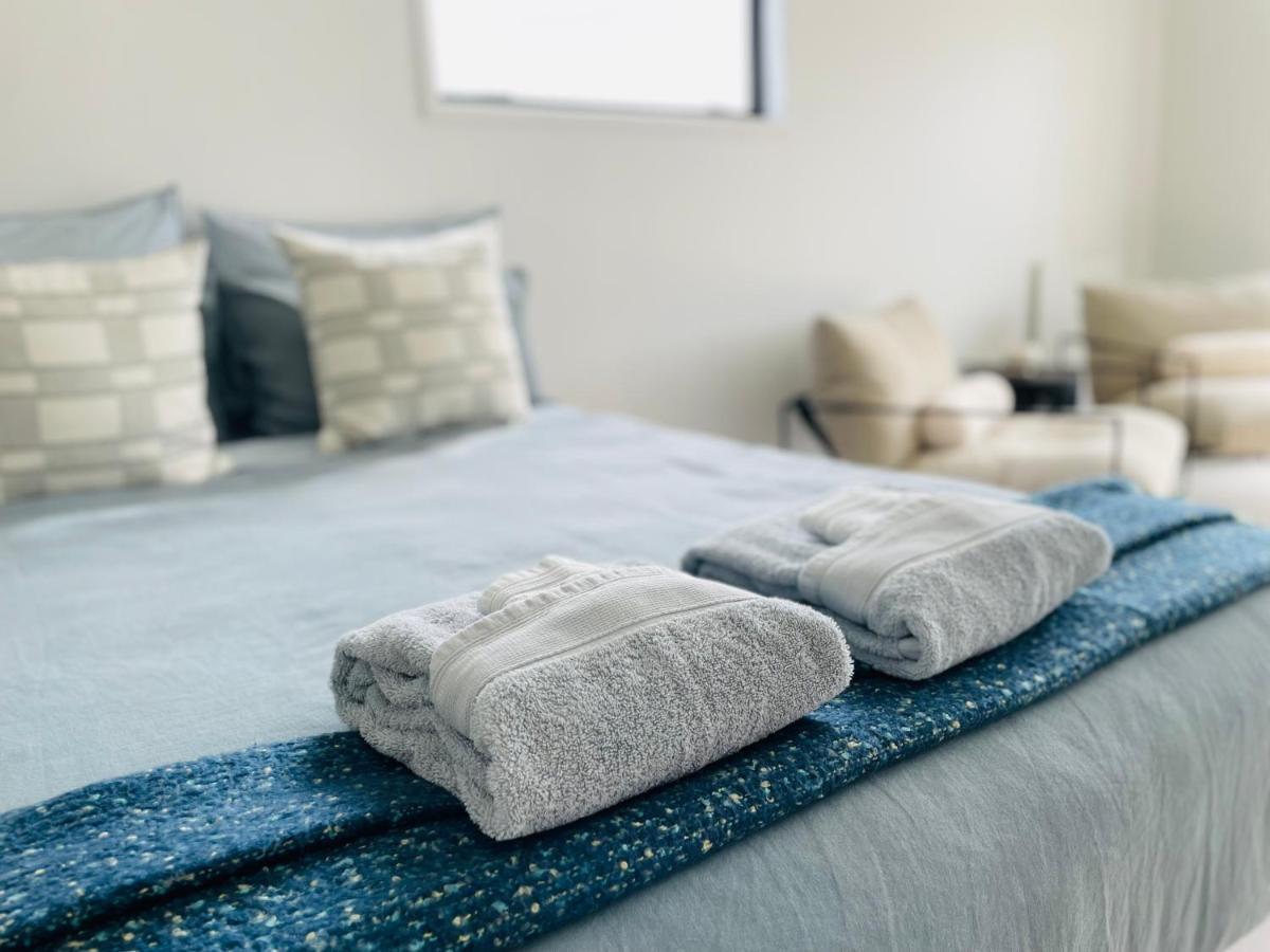 Deluxe Downtown Mount Maunganui Villa Bagian luar foto